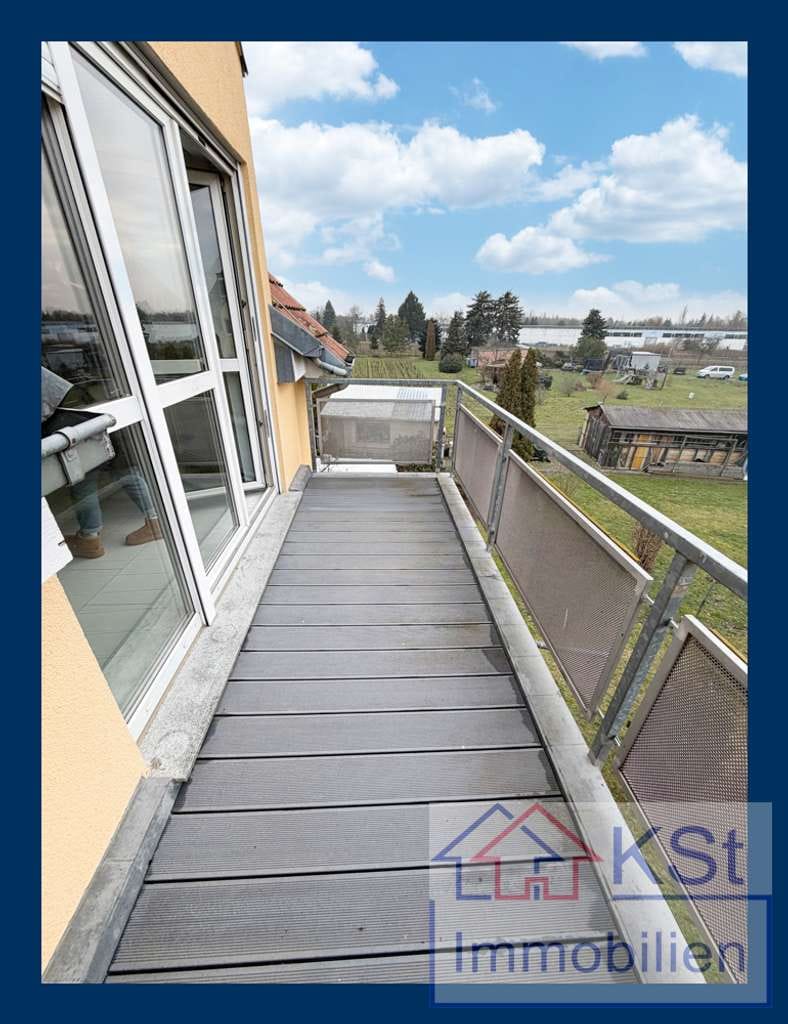 Immobilie in Zwenkau - Zwenkau ruft: Bezugsfreie 4 Zimmer mit Balkon & Tageslichtküche. Dein entspanntes neues Upgrade - Bild 1