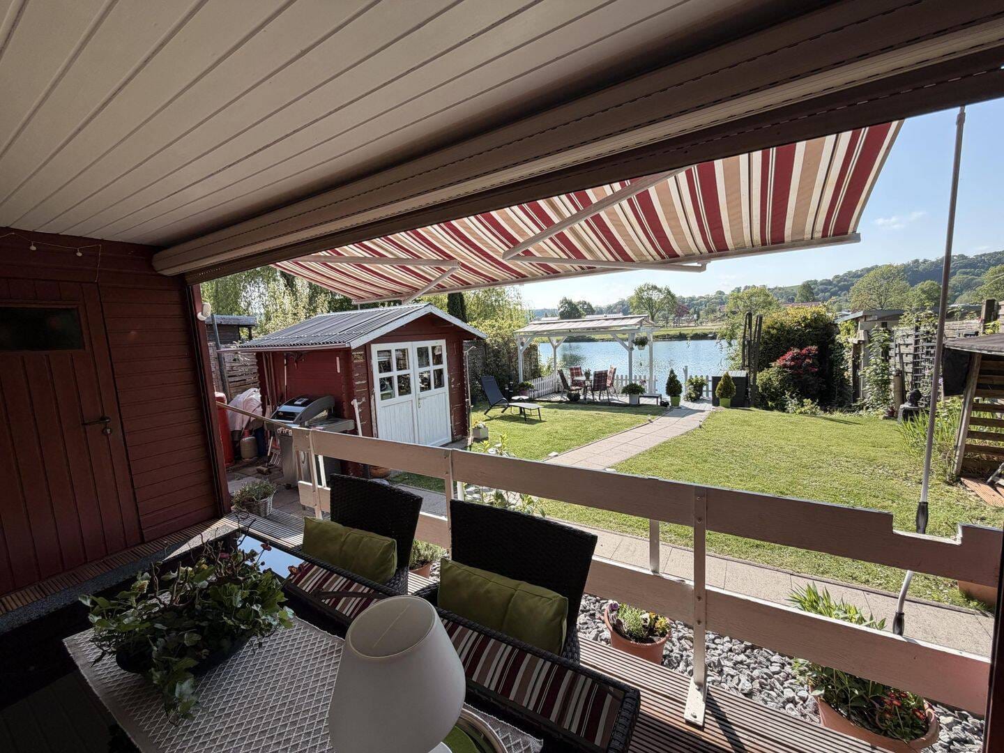 Immobilie in Vlotho - Wunderschönes Ferienhaus in Vlotho mit direktem Seezugang - Bild 2