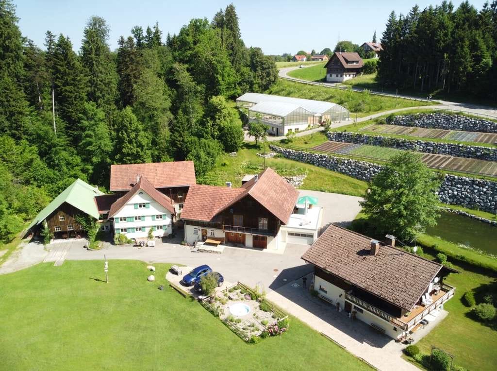 Immobilie in Opfenbach - Eine Lebensoase für autarkes Wohnen für
Selbstversorger, Gemeinschaftskommunen        mit Gärtnerei - Bild 3