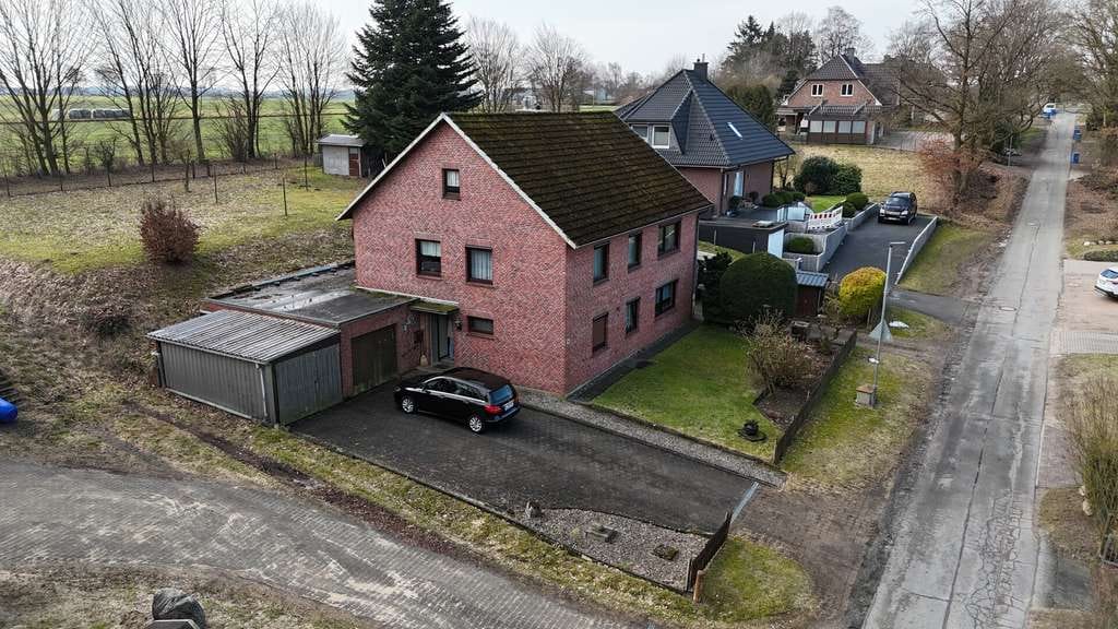 Immobilie in Rosengarten - ***ROSENGARTEN***1-2 FAMILIENHAUS DIREKT AM IDDENSENER WALDRAND ZU VERKAUFEN*** - Bild 2