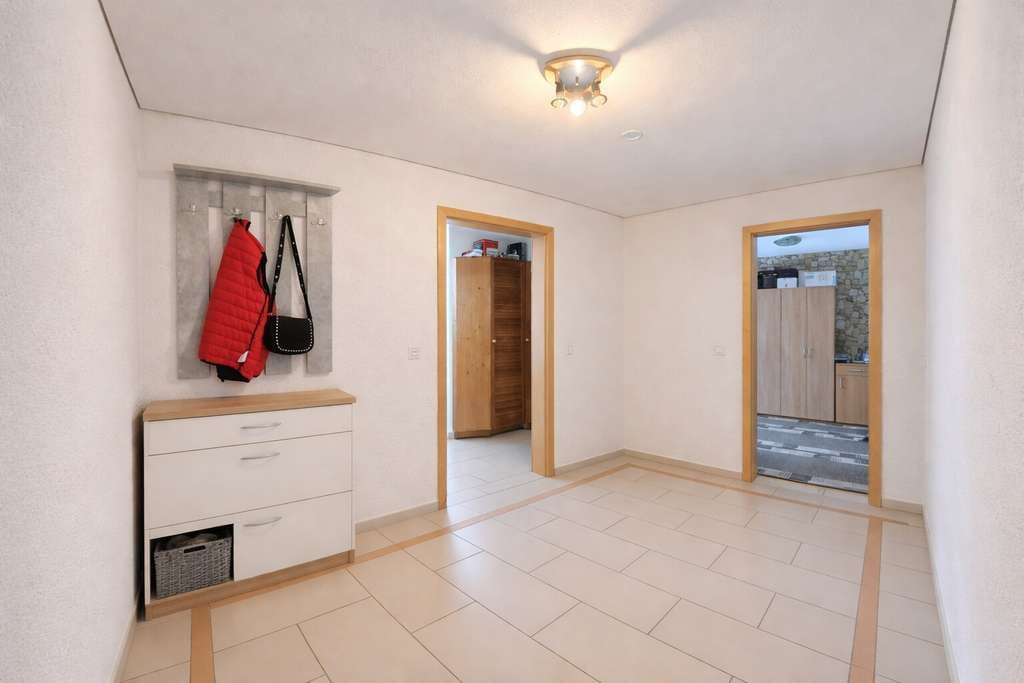 Immobilie in Wimsheim - Charmante 2,5-Zimmer-Wohnung mit Garage und viel Potenzial - Bild 2