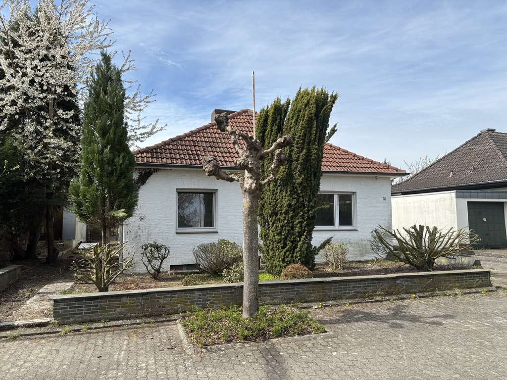 Immobilie in Erkelenz - freistehender, modernisierter Bungalow in ruhiger Lage, Kuckum - Bild 2