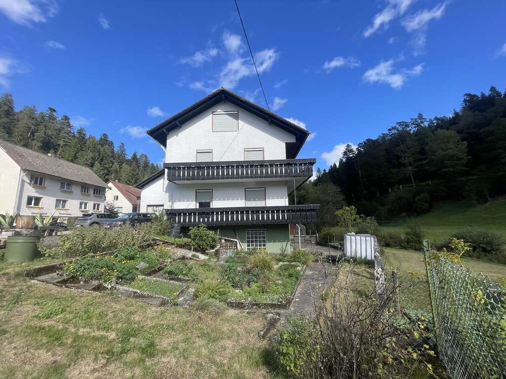 Immobilie in Enzklösterle - Haus in wunderschöner Lage mit tollem Grundstück zu verkaufen!! - Bild 1