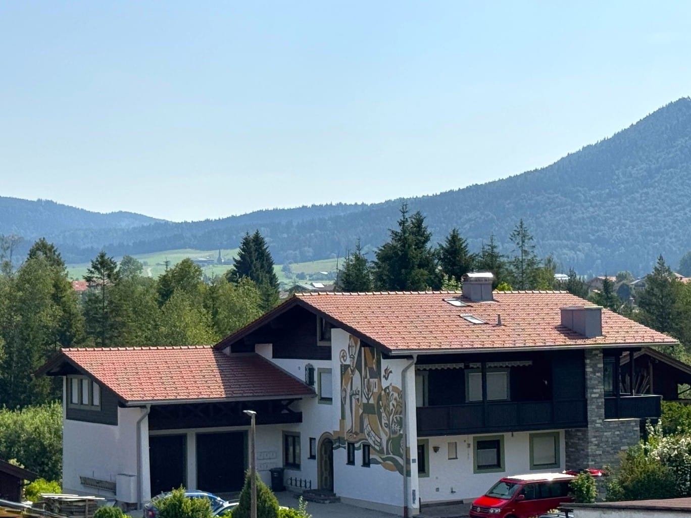 Immobilie in Inzell - Stille, helle 3-Zi.-Maisonette-ETW am Naturrand mit freiem Landschaftsblick mit Möbel und Stellplatz - Bild 1