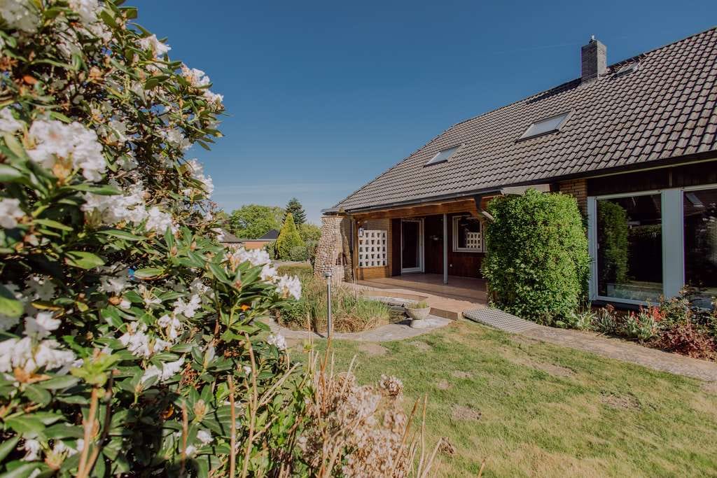 Immobilie in Bad Bramstedt - Großzügiges Familienhaus in Sackgassenlage mit vielen Nutzungsmöglichkeiten (provisionsfrei). - Bild 4