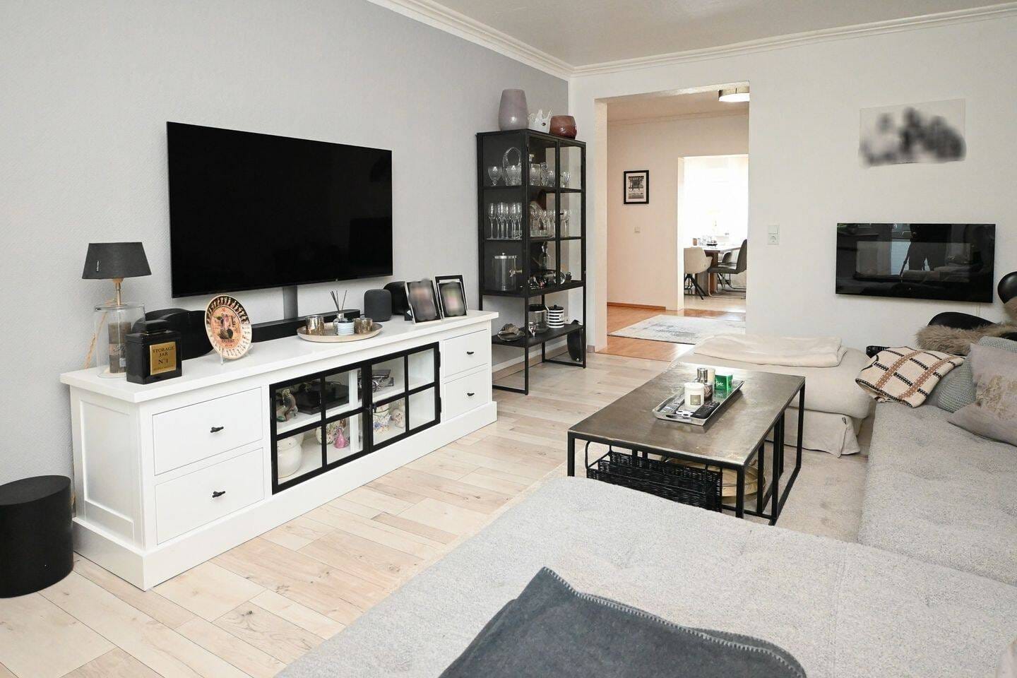 Immobilie in Leopoldshöhe - Zeitlos wohnen - sehr gepflegte 4-Zimmer-Wohnung mit modernem Komfort - Bild 1