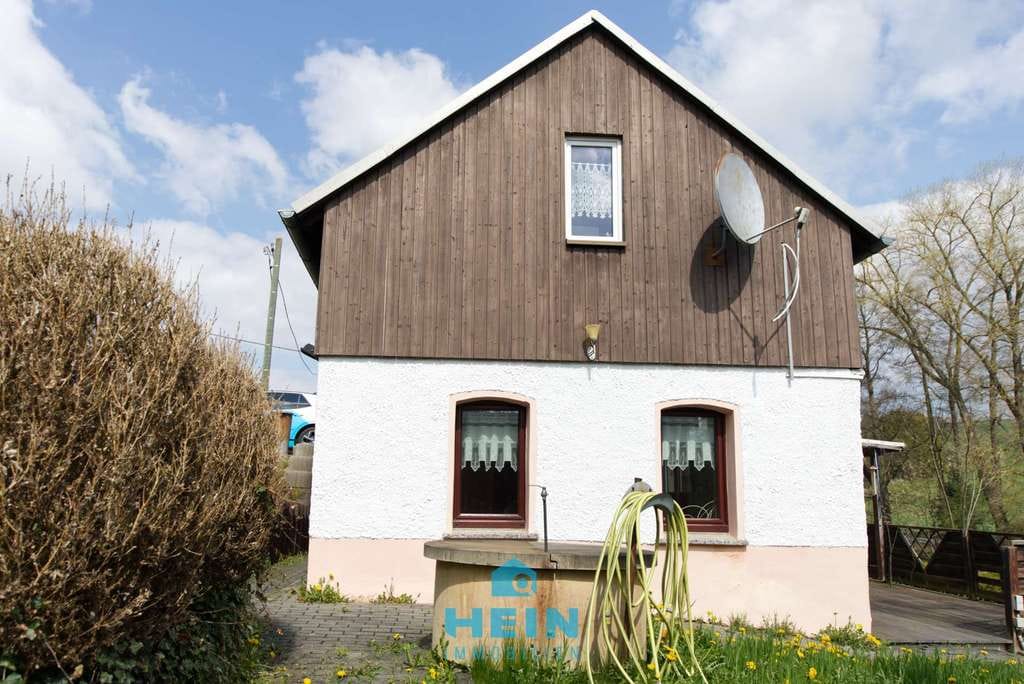 Immobilie in Lengenfeld - Ein Haus mit Geschichte: gemütliches Domizil im Grünen, bereit für frische Impulse - Bild 2