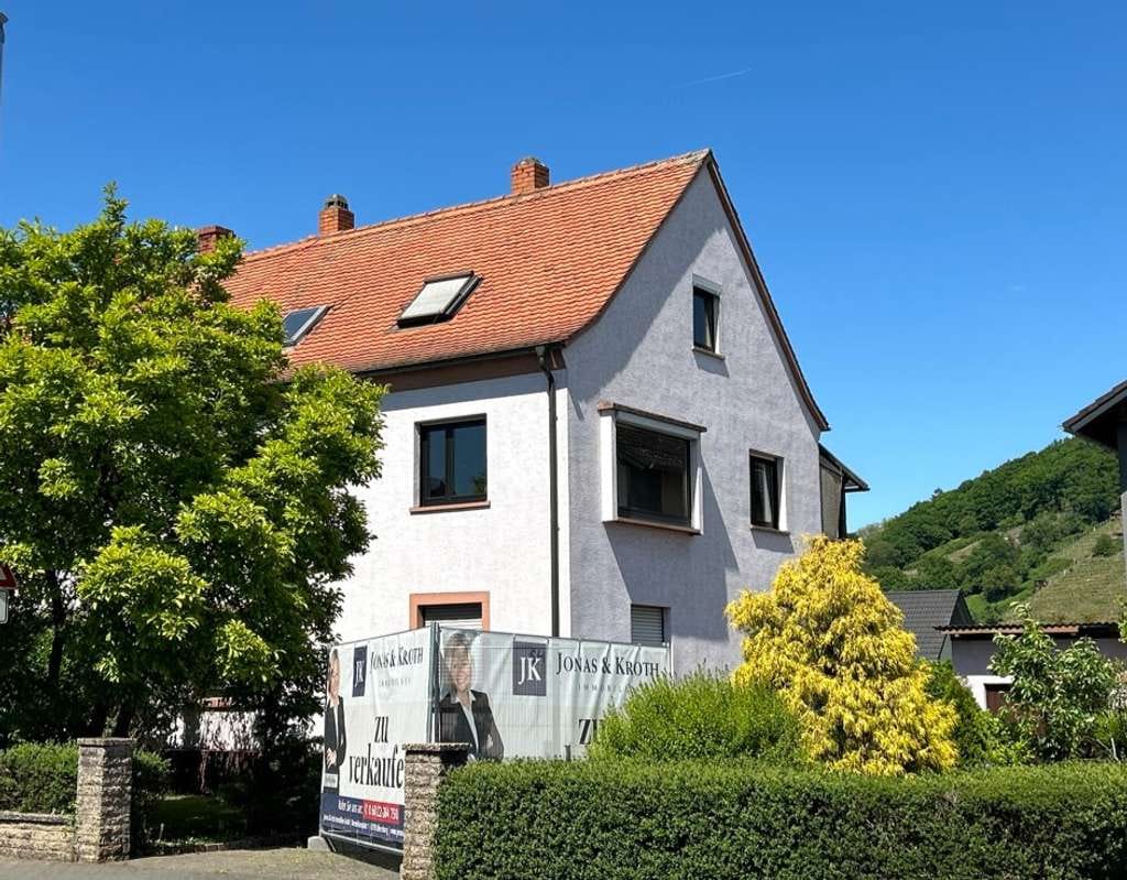 Immobilie in Wörth am Main - EFH mit viel Platz und Potenzial! - Bild 1
