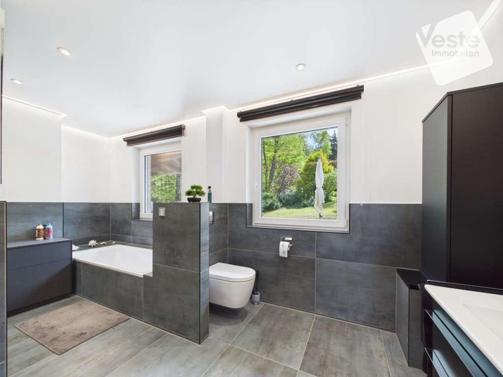 Immobilie in Neustadt bei Coburg - Design. Ruhe. Perspektive. 
 Exklusives Wohnhaus mit ELW am Muppberg - Bild 4