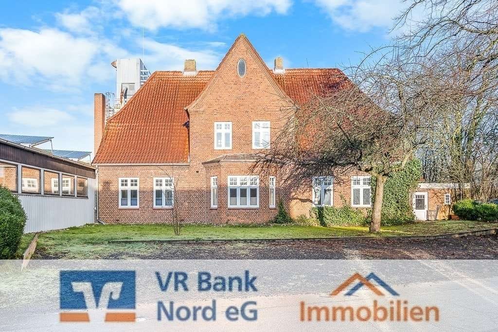 Immobilie in Braderup - Stilvolles Einfamilienhaus mit Einliegerwohnung und großer Werkstatt (ehemals Tischlerei) - Bild 0