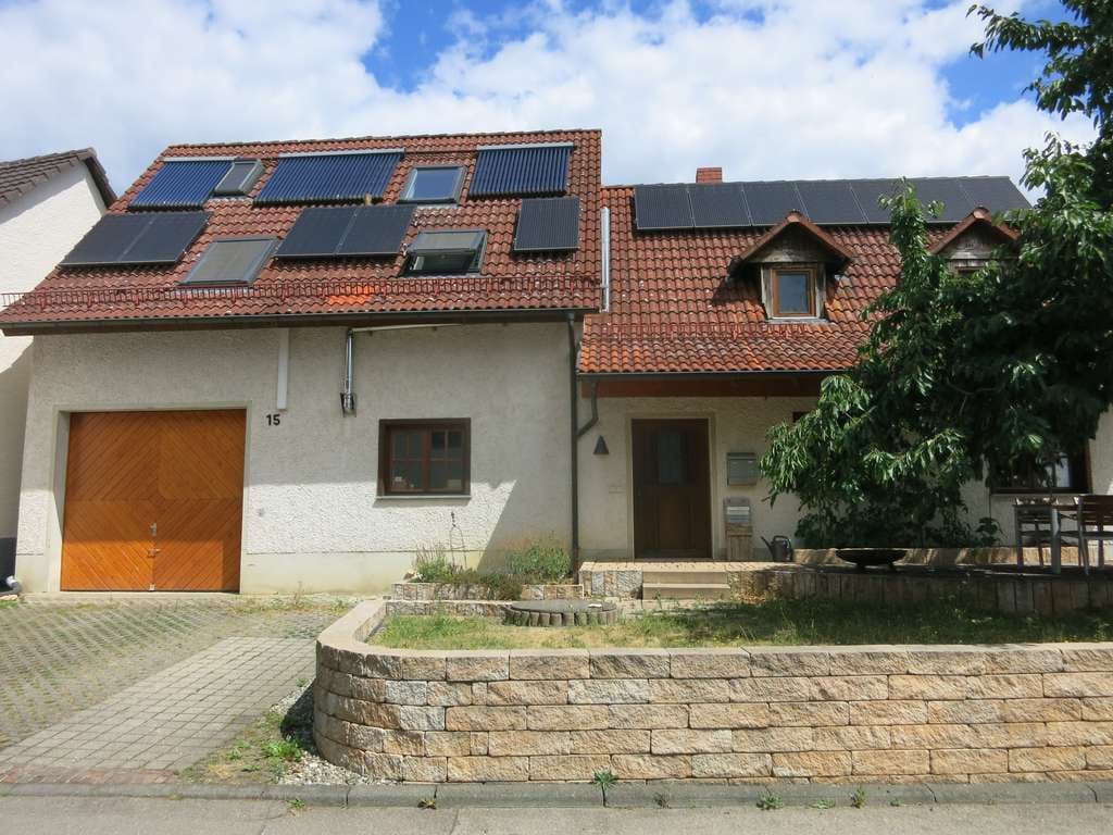 Immobilie in Engen - Einfamilienhaus, ca.175,6 qm Wohnfläche + ca.95 qm Nutzfläche, Grundstück 452 qm, Engen/Anselfingen - Bild 0