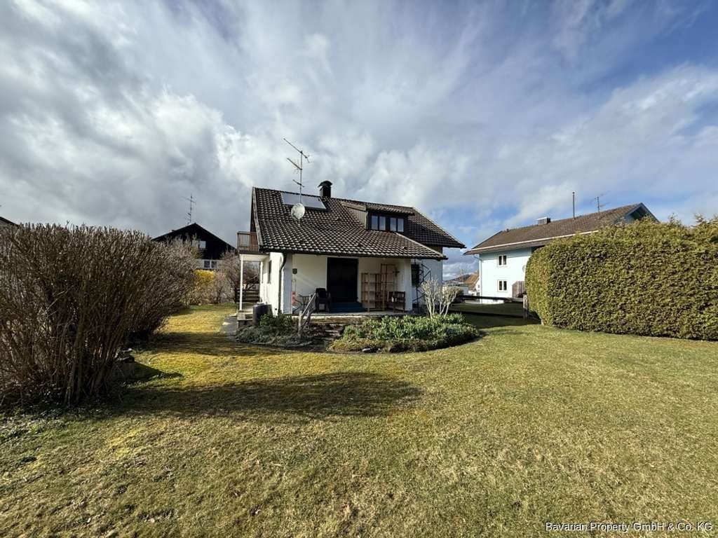 Immobilie in Mitterfels - Einzigartige Lage in Mitterfels - Einfamilienhaus mit über 2500 m² Grundstück - Bild 1