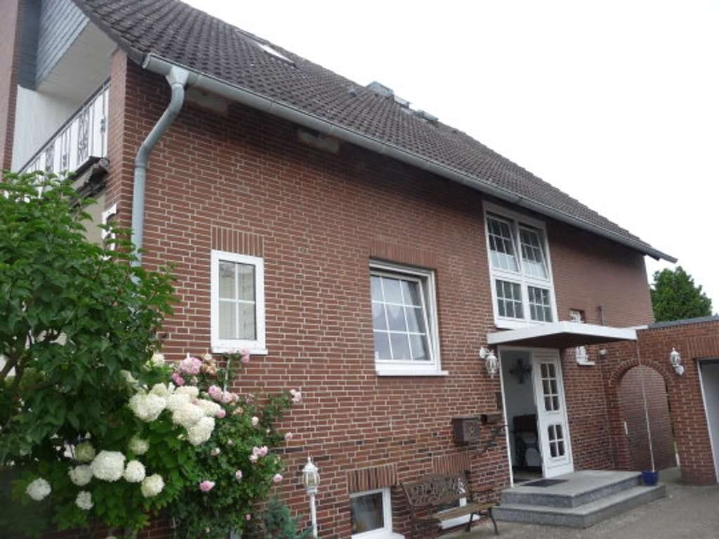 Immobilie in Meine - Viele Möglichkeiten! Einfamilienhaus mit Einliegerwohnung und ausgebauten Dachgeschoss - Bild 3