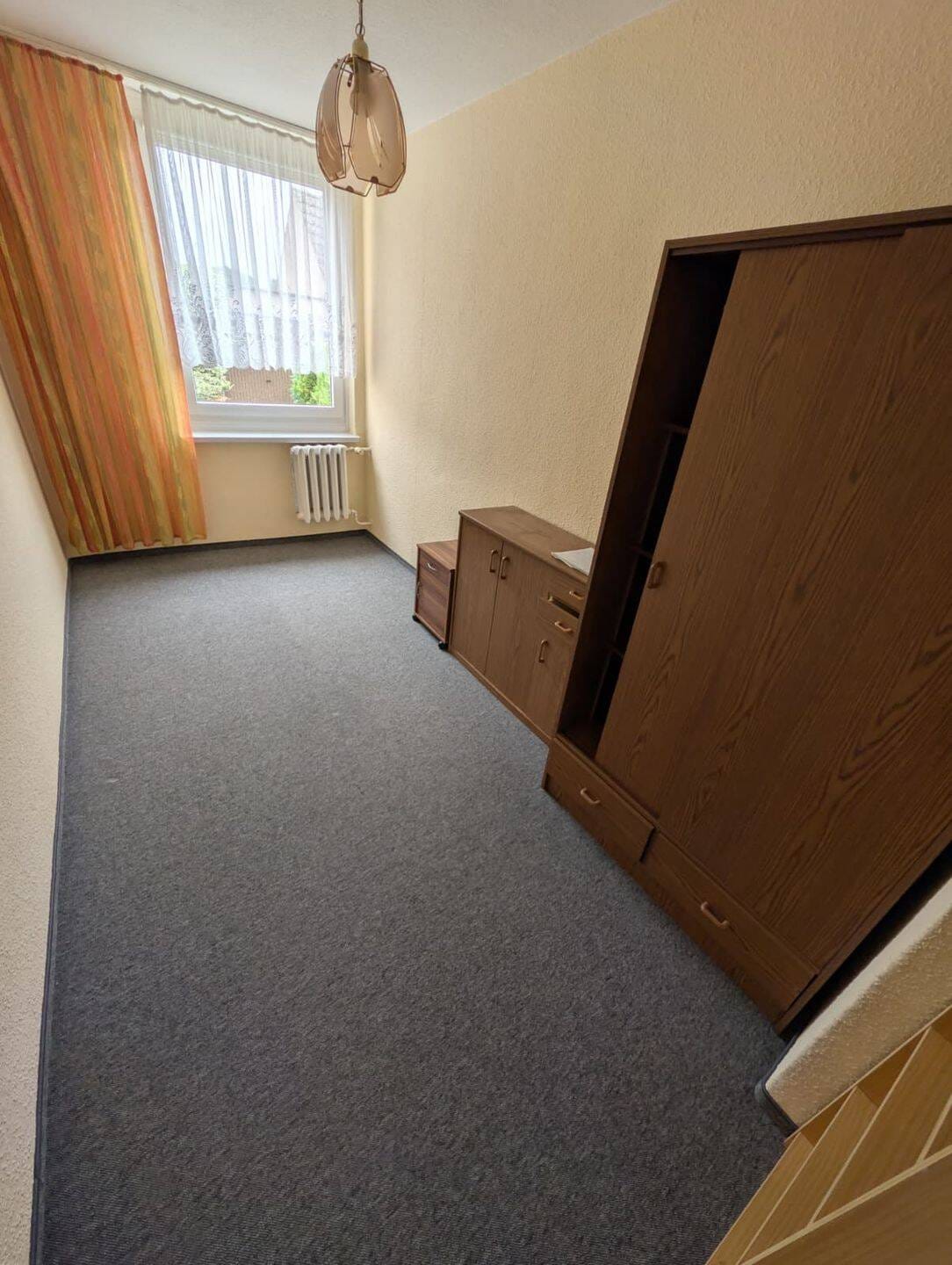 Immobilie in Ruhner Berge - Traumlage mit Fernblick: Gepflegte DHH auf 929 m² Grundstück mit großem Potenzial - Bild 2