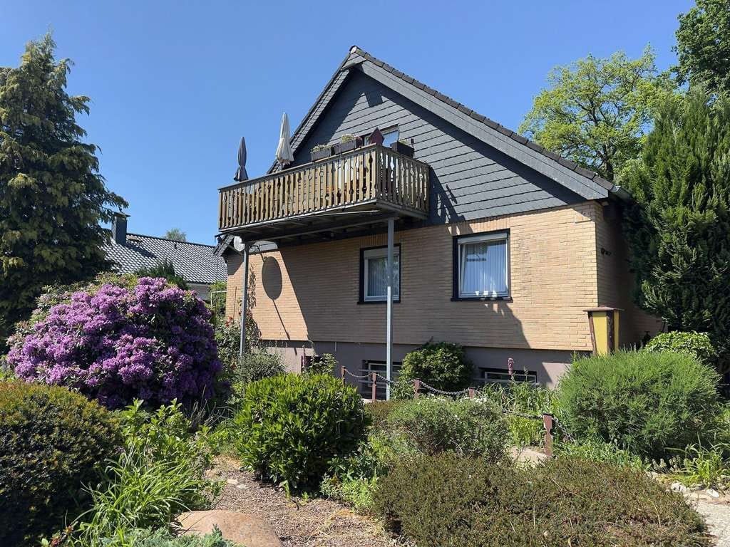 Immobilie in Hemslingen - Charmantes Einfamilienhaus mit Einliegerwohnung - Bild 0