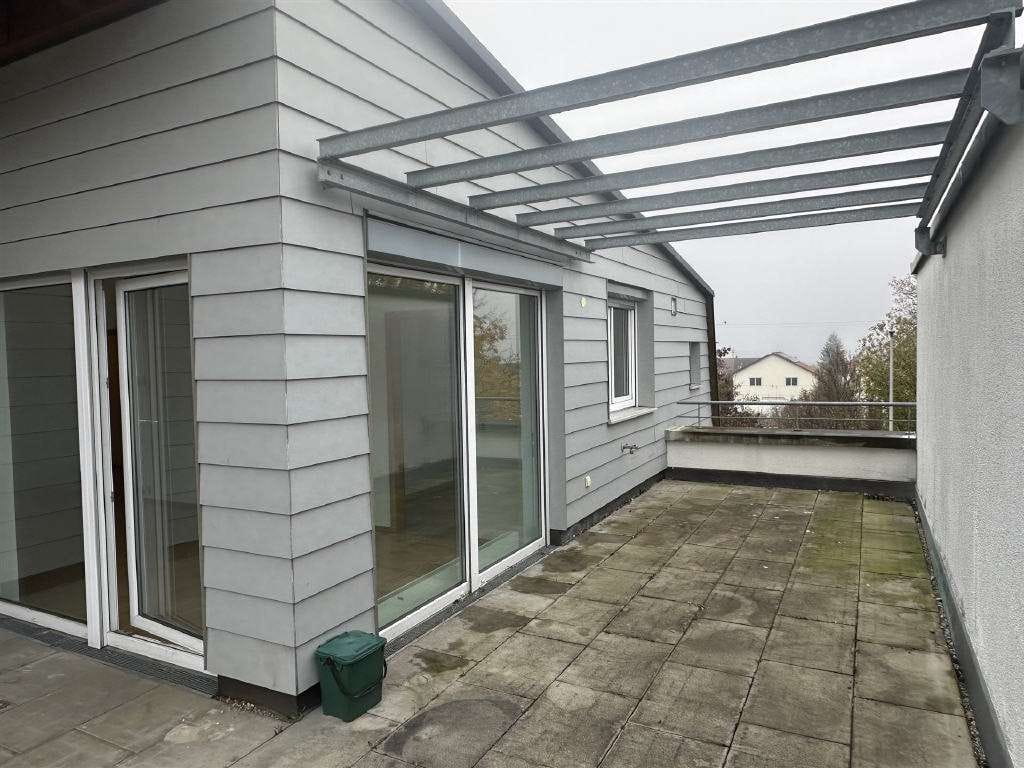 Immobilie in Freiberg am Neckar - Lichtdurchflutete 3,5-Zi.-Wohnung in bester Lage! - Bild 3