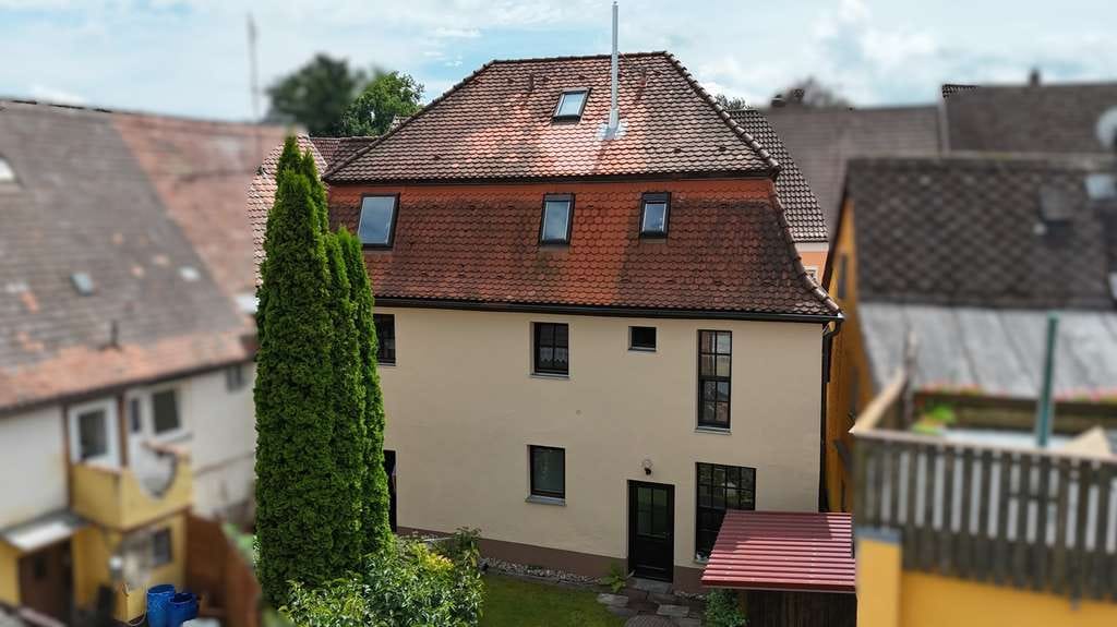 Immobilie in Wassertrüdingen - Attraktive Immobilie im Herzen der Ortschaft – Vielseitige Nutzungsmöglichkeiten und solide Kapitala - Bild 3