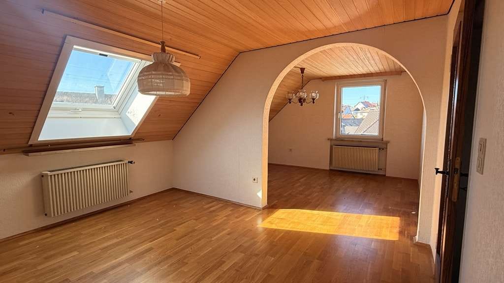 Immobilie in Schirmitz - Leerstehendes Zweifamilienhaus in ruhiger Lage von Schirmitz - Bild 3