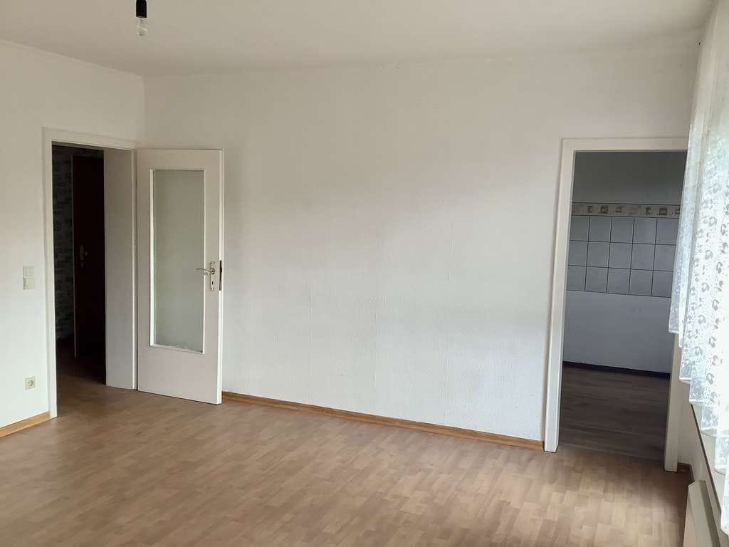 Immobilie in Rommerskirchen - Solides, gut erhaltenes Mehrfamilienhaus in Rommerskirchen mit toller Infrastruktur  - Bild 1