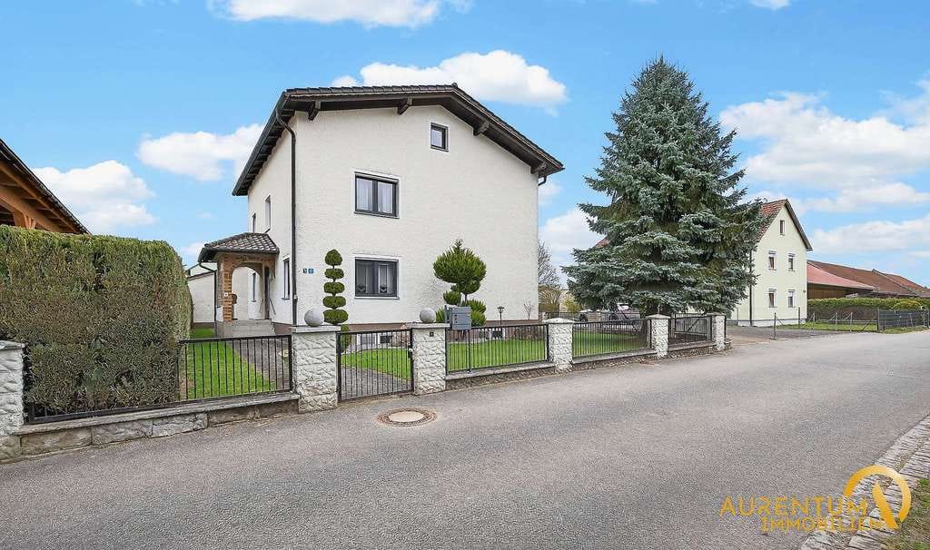 Immobilie in Mintraching - Großzügiges Einfamilienhaus mit Halle, Pool und Traumgrundstück in ruhiger Lage von Mintraching - Bild 3