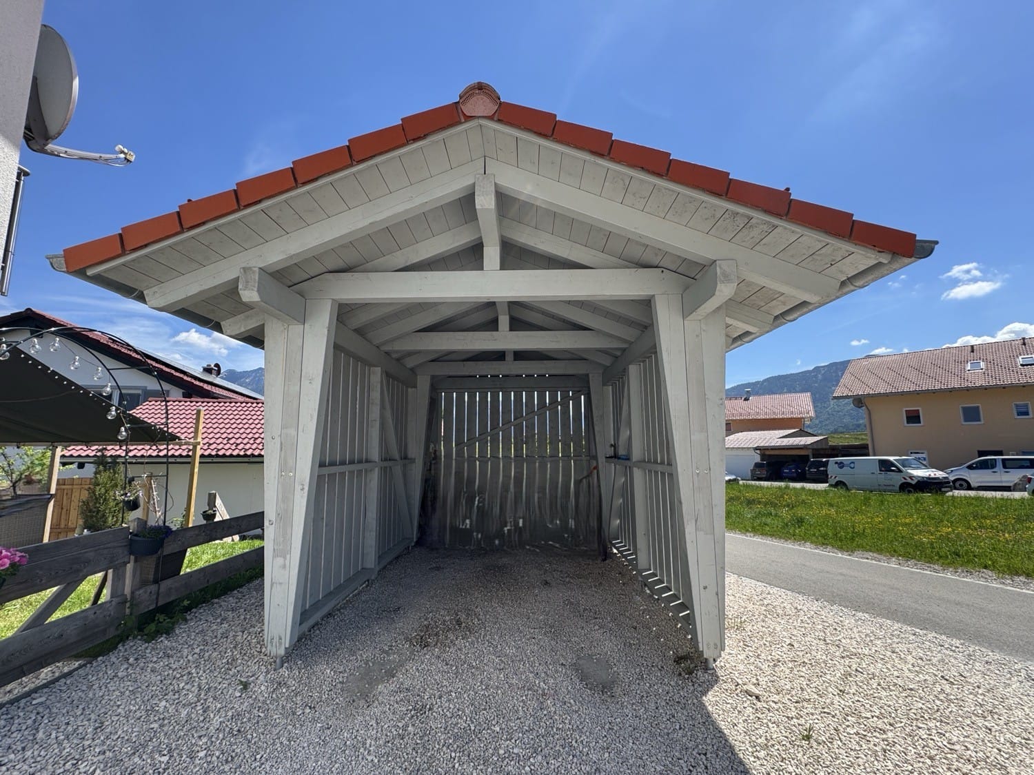 Immobilie in Inzell - Ruhig und sonniges, vermietetes Zweifamilienhaus (Fertighaus) mit Doppelgarage und Carport - Bild 4