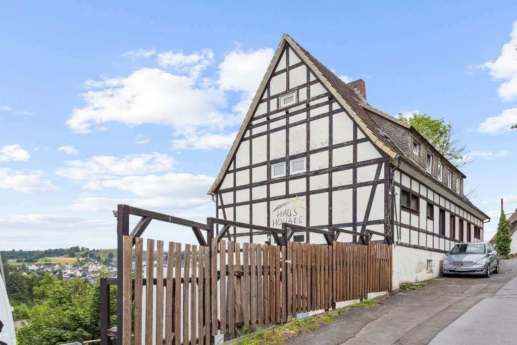 Immobilie in Warstein - Einfamilienhaus in Warstein mit traumhafter Aussicht! - Bild 1
