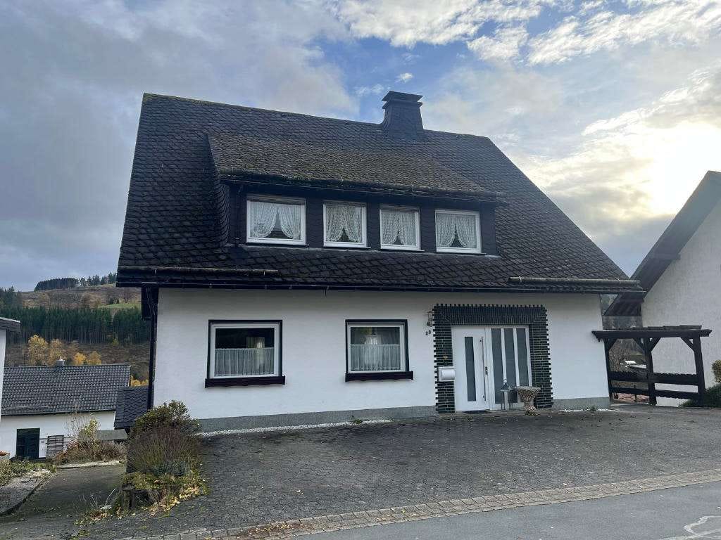 Immobilie in Winterberg - / Viel Platz für die ganze Familie! - Bild 1