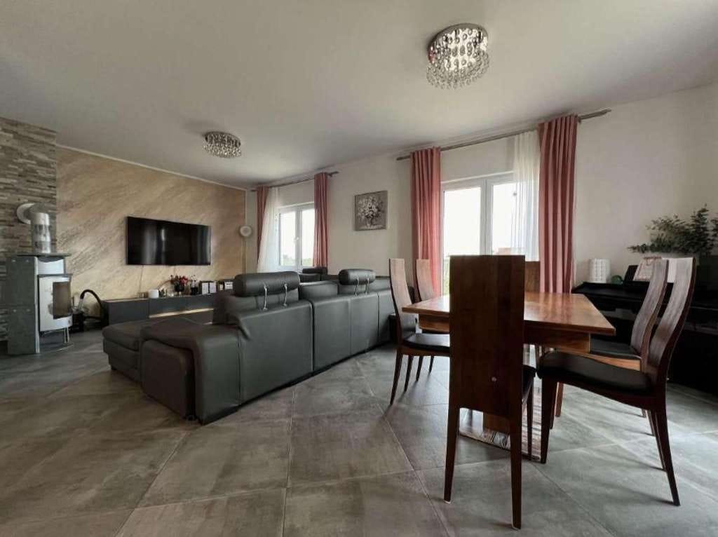 Immobilie in Durlangen - * Zwei DHH plus Einliegerwohnung auf großem Grundstück * - Bild 4