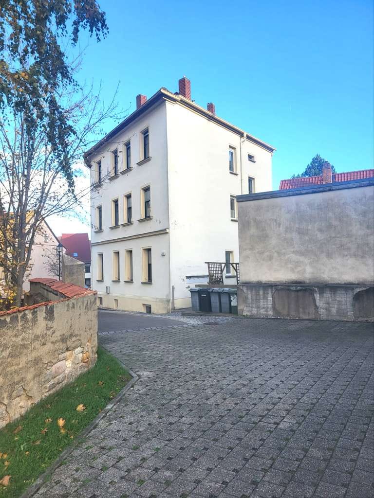 Immobilie in Lucka - Saniertes Mehrfamilienhaus mit 5 Wohnungen in der Innenstadt von Lucka zu verkaufen. - Bild 2