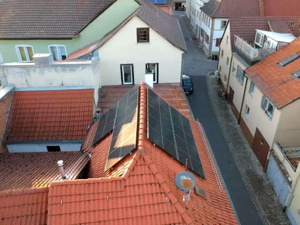Immobilie in Bad Königshofen im Grabfeld - Ensembleschutz! Familienfreundliches Reiheneckhaus inmitten von Bad Königshofen - Bild 1