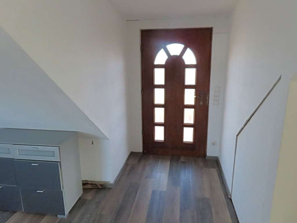 Immobilie in Waghäusel - Bezugsfreies 1 Zimmer-Apartment im DG mit Balkon zum Selbstbezug oder als Kapitalanlage in Waghäusel - Bild 3