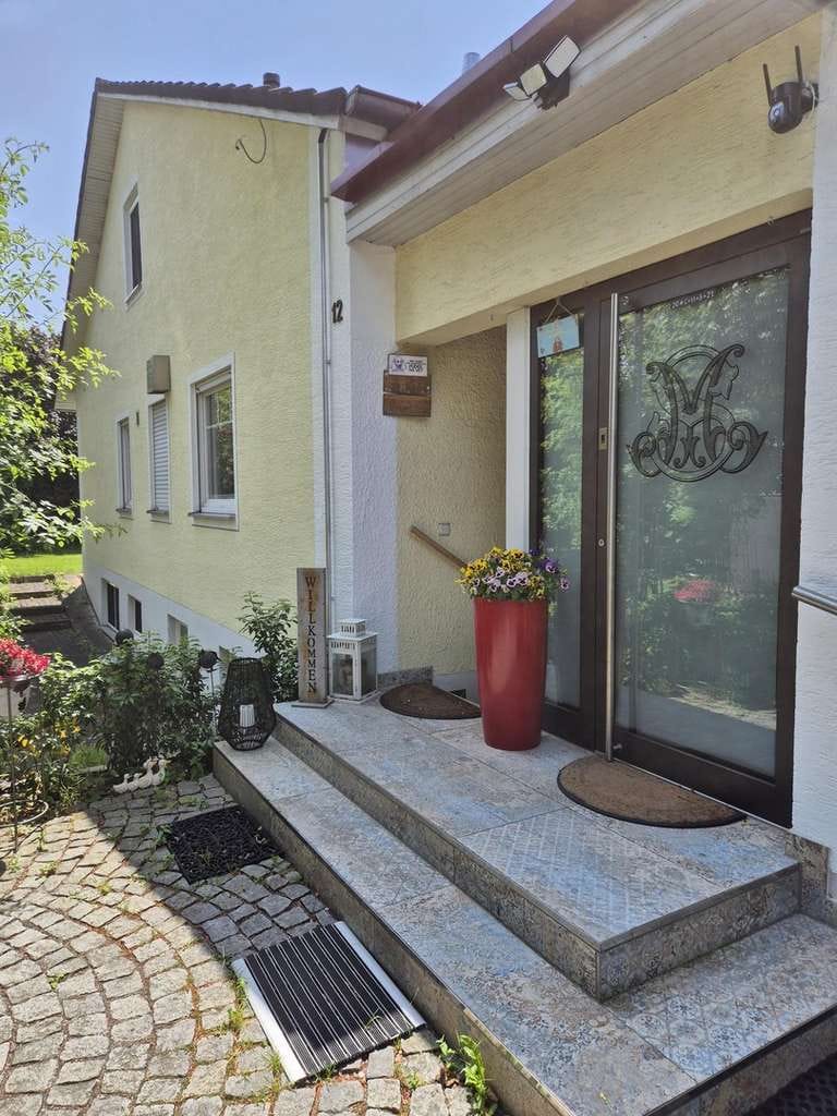 Immobilie in Untermeitingen - Großes hochwertiges Einfamilien-/ Zweifamilien-/ Mehrgenerationenhaus/Praxis/Gewerbe - Bild 2