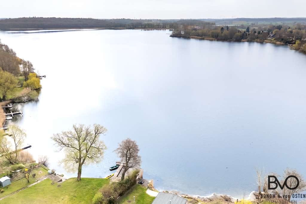 Immobilie in Malente - SEEBLICK ! Den Kellersee vor der Tür. Großzügiges Ein-/Zweifamilienhaus. - Bild 3