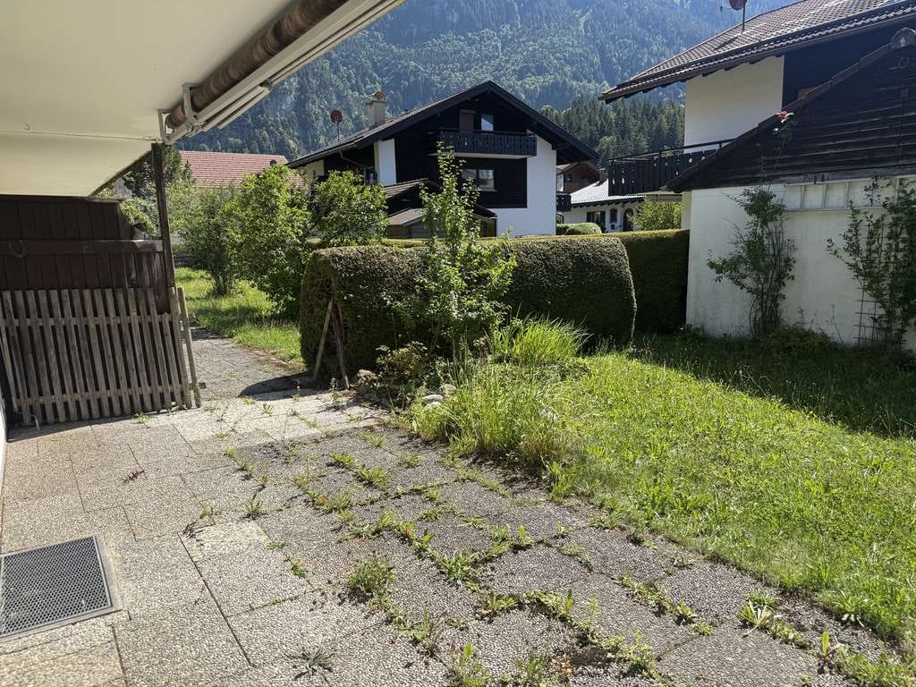 Immobilie in Oberammergau - Hier ist Ihr neues Daheim! 2 Zimmer Erdgeschosswohnung mit Wohlfühlcharakter und Gartenidylle in - Bild 3