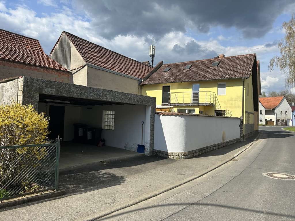 Immobilie in Üchtelhausen - Bezahlbares Wohnen!!! Einfamilienhaus mit viel Platz - Bild 1