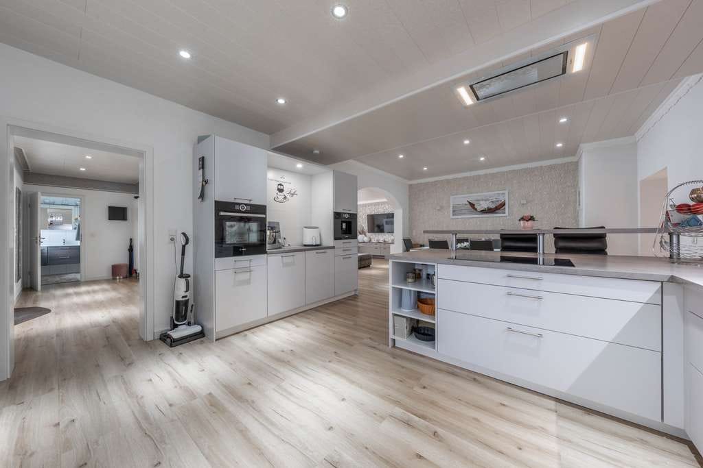 Immobilie in Kirchlengern - Traumhaftes Ein-/Zweifamilienhaus mit großem Garten & Dachterrasse in ruhiger Lage Kirchlengern - Bild 1