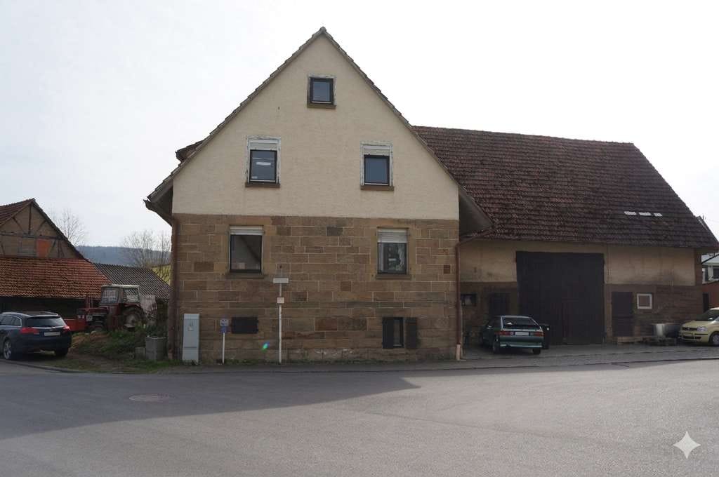 Immobilie in Pfaffenhofen - Wohnen, Arbeiten, Erweitern: Zweifamilienhaus mit Werkstatt, Scheune & optional Baugrundstück - Bild 0