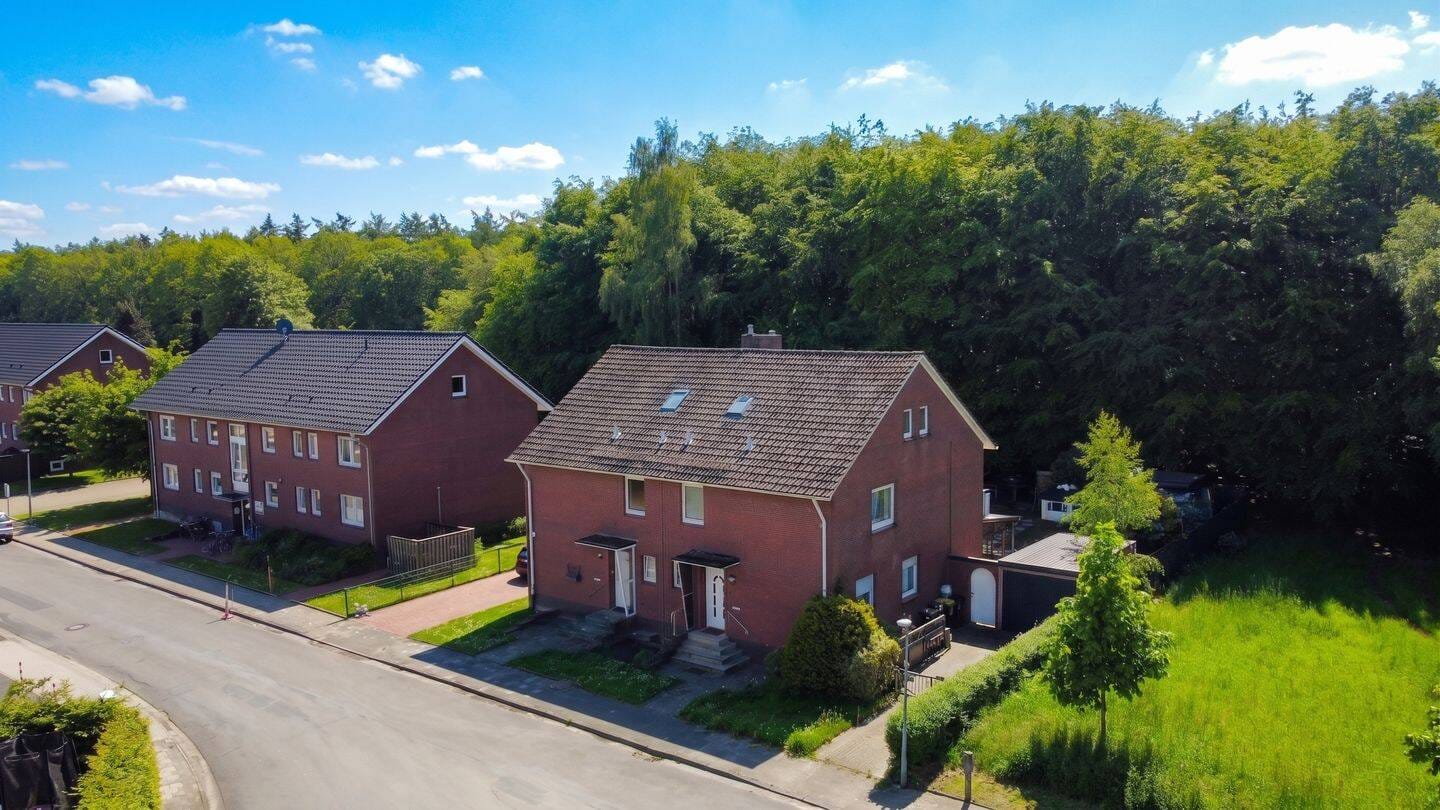 Immobilie in Quakenbrück - Schöne Doppelhaushälfte mit Garage und Gartensauna in Siedlungsrandlage! - Bild 2