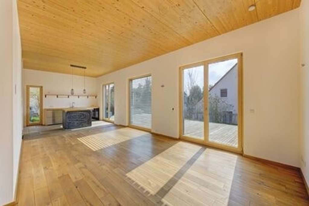 Immobilie in Büchenbach - Exklusives Holzarchitektenhaus in Büchenbach - OT Götzenreuth - Bild 2