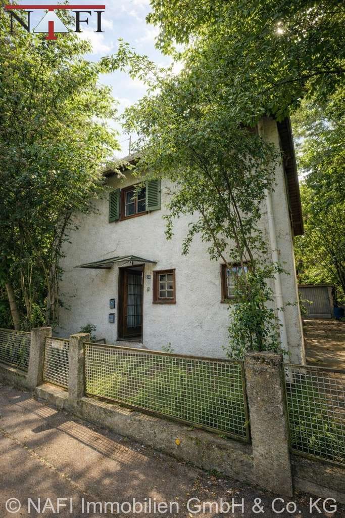 Immobilie in Ludwigsburg - ** Rohdiamant für Familien und Investoren - Mehrgenerationenhaus mit großem Entwicklungspotenzial ** - Bild 0