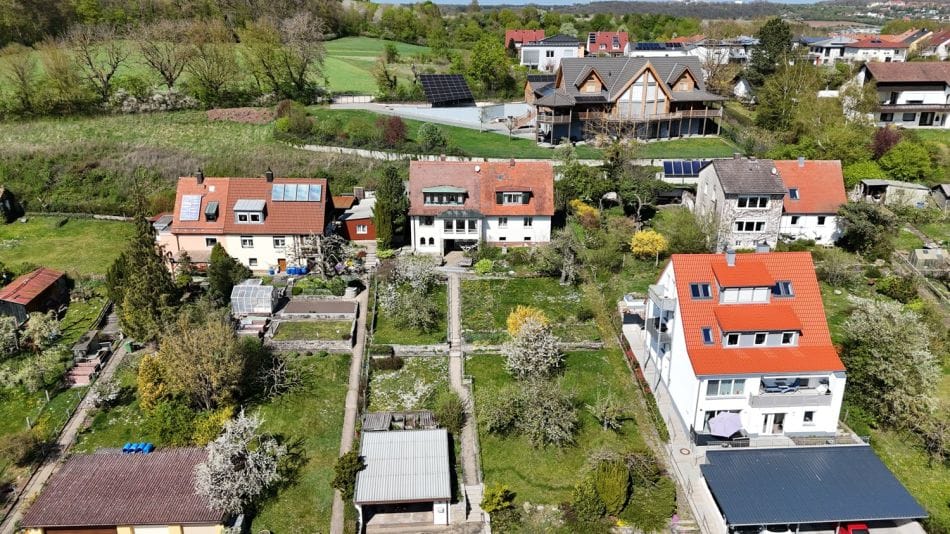 Immobilie in Ansbach - *reserviert*Hier lässt es sich Leben! Viel Platz, ein großes Grundstück und jede Menge Highlights - Bild 2