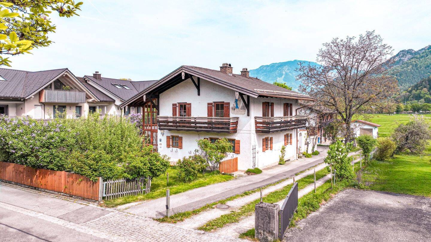Immobilie in Bad Reichenhall - Mehrfamilienhaus mit 2 Wohneinheiten in Bestlage von Bad Reichenhall / Karlstein - Bild 2