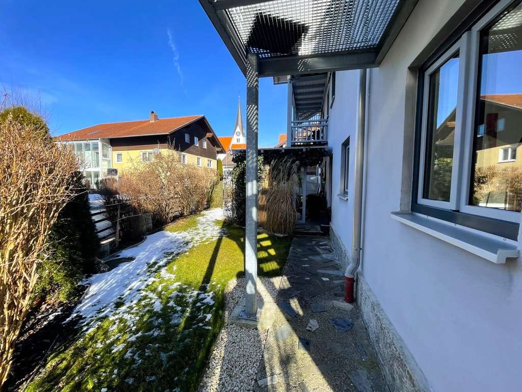 Immobilie in Aitrang - Ruhiges Wohnen mit Weitblick – großzügiges Haus mit Garten, Balkonen & Terrassen - Bild 4