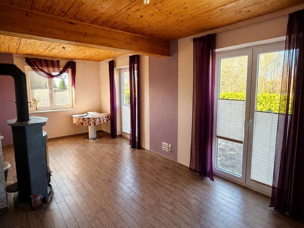 Immobilie in Neuburg - Niedrigenergiehaus in ruhiger Lage - Glasfaser und Bahn inklusive - provisionsfrei - Bild 2