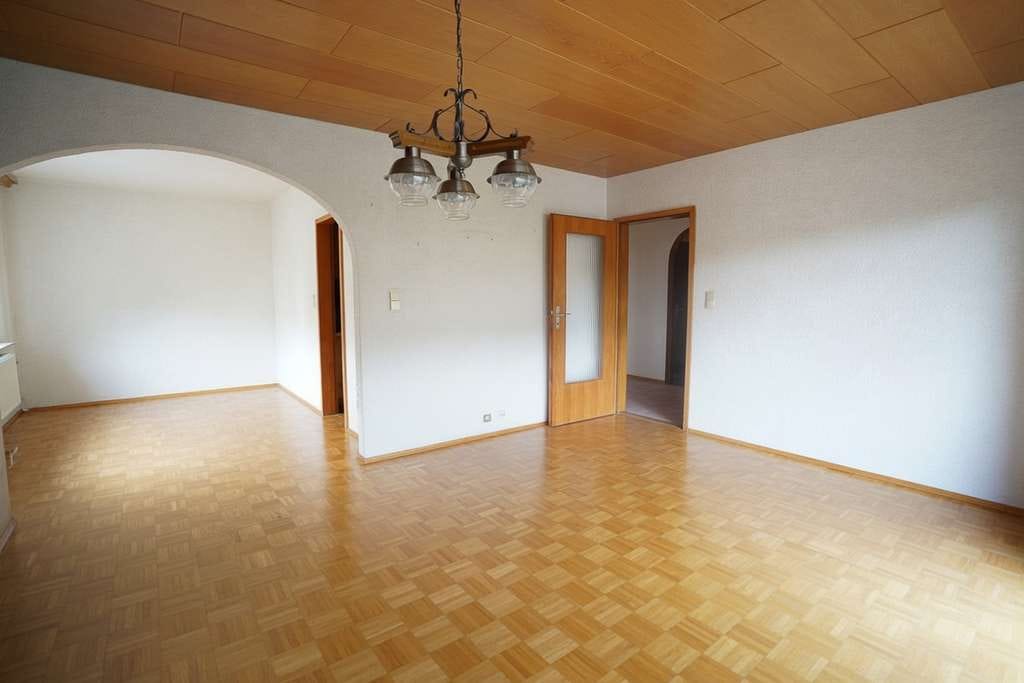 Immobilie in Schaafheim - Willkommen in Ihrem neuen Zuhause-ein Bungalow mit viel Platz und vielseitigen Nutzungsmöglichkeiten - Bild 3