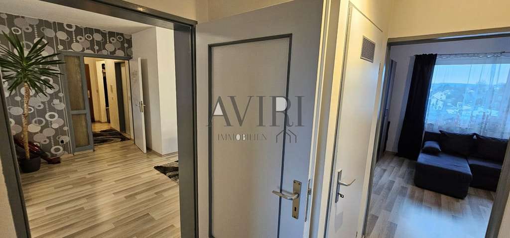 Immobilie in Memmelsdorf - Schöne 3-Zimmerwohnung inkl. Kfz-Stellplatz und Balkon mit Weitsicht - Bild 4