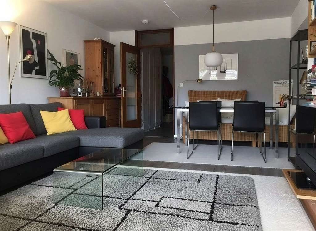 Immobilie in Chiemsee - Prien a. Chiemsee: 1-Zi Apartment, idyllisch und ruhig, 300 m zum See, mit Entwicklungspotenzial - Bild 1