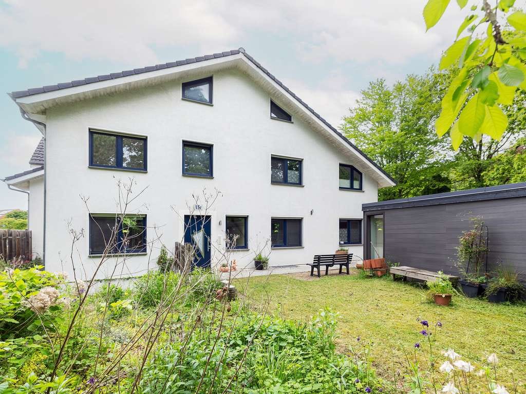 Immobilie in Bad Iburg - Platz für Ideen - Großzügiges Zweifamilienhaus mit Apartment in zentraler Lage von Bad Iburg - Bild 0