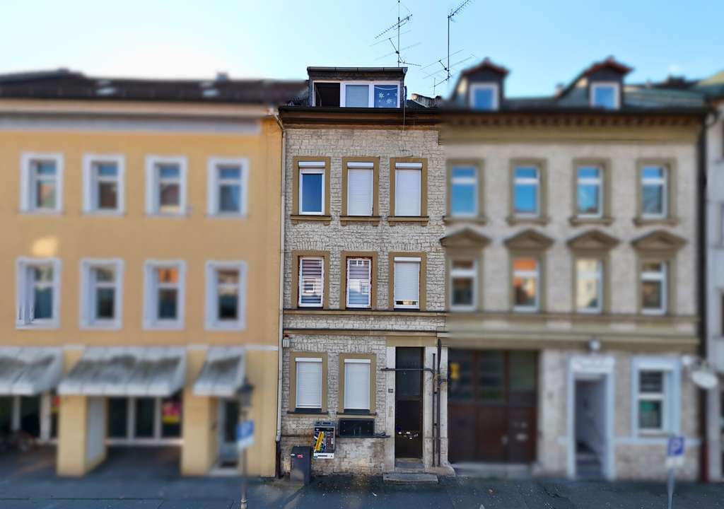 Immobilie in Kitzingen - Mehrfamilienhaus in zentraler Innenstadtlage von Kitzingen - Bild 1