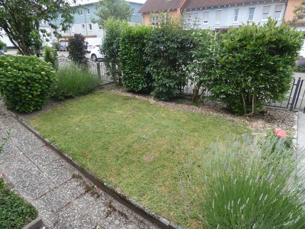 Immobilie in Gernsbach - Großzügige Doppelhaushälfte mit Garten, Garage und 2 Stellplätzen - Bild 3